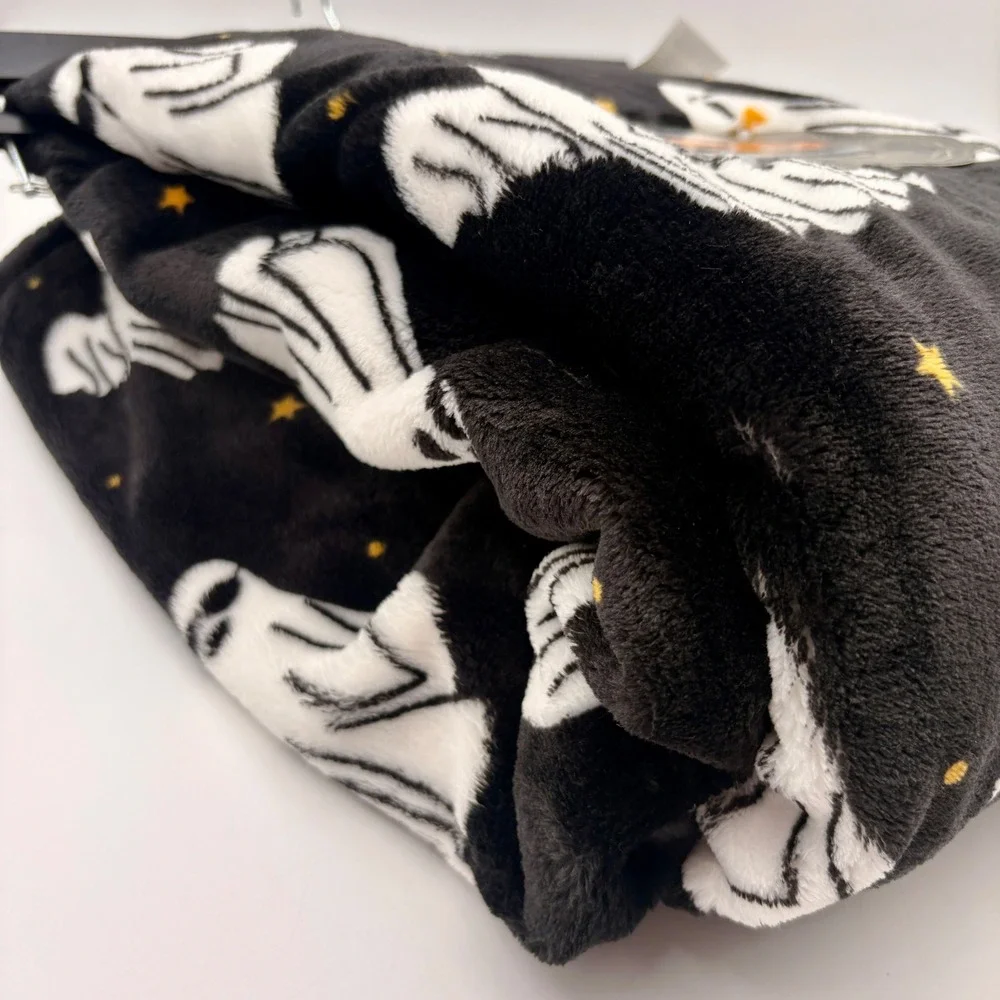 Berkshire Blanket‎ Goblinville Ghost Plush Throw Halloween Black White 50x70 NEW